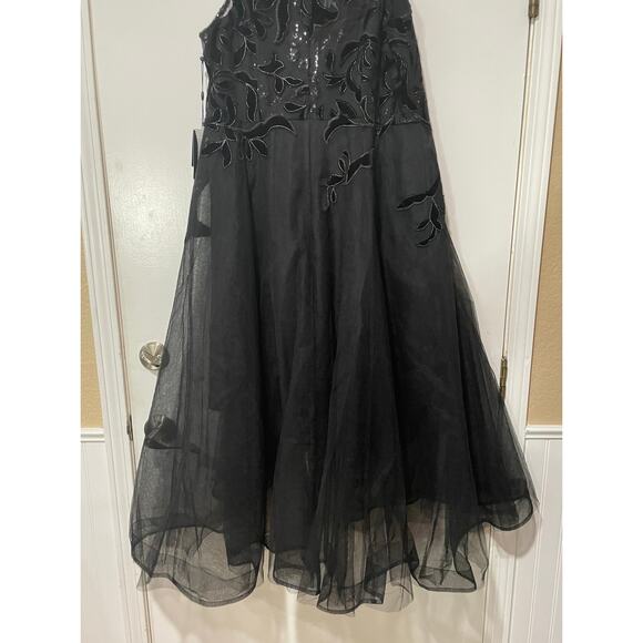Adrianna Papell Halter Velvet Tulle Black Dress Plus Sz. 16 NWT Embroidered Chic - Picture 12 of 14